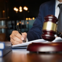 What Is the Relationship Between a Criminal Defence Lawyer and His or Her Client?